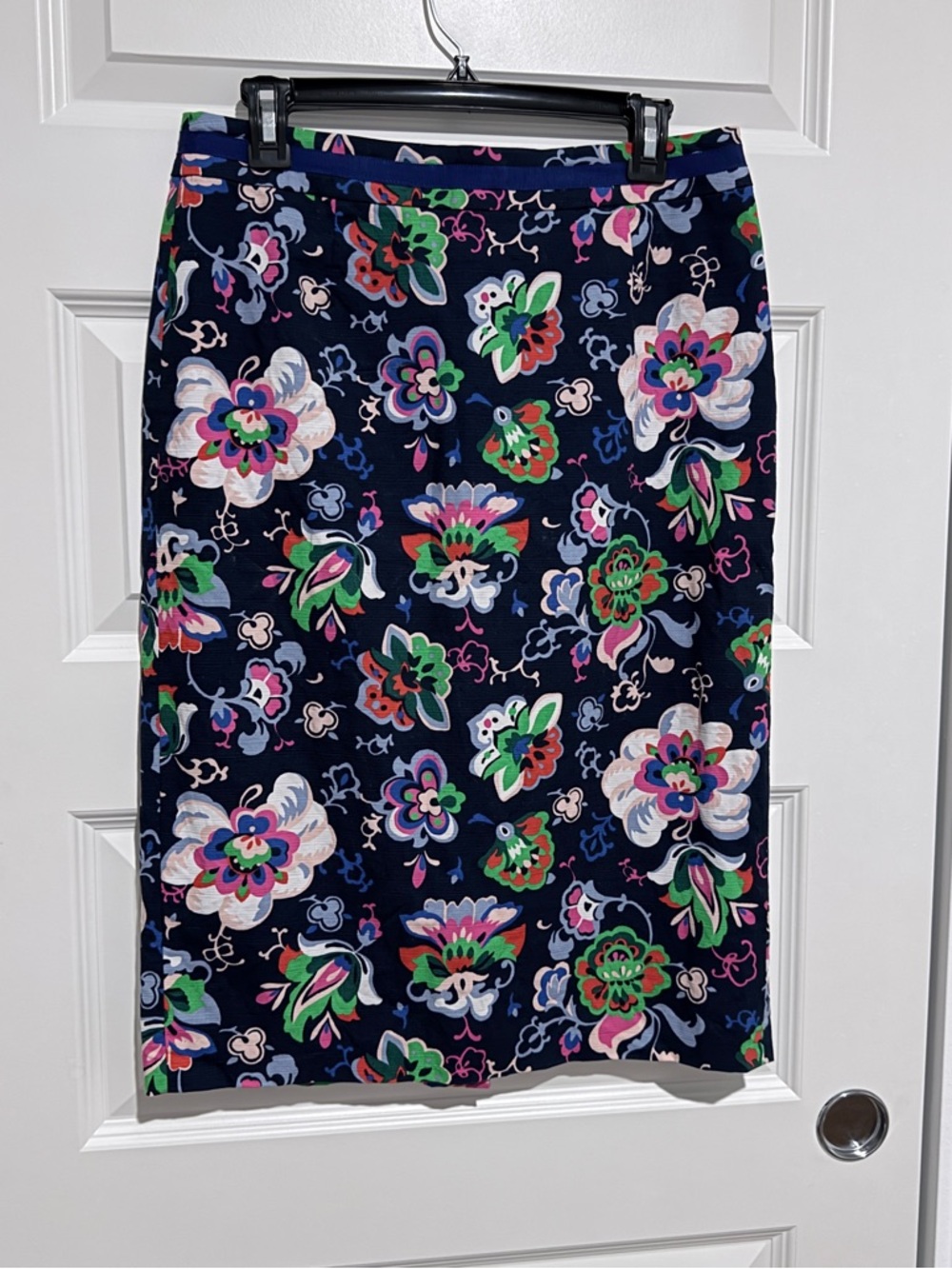 Boden Navy Floral Pencil Skirt with Multicolor Blooms Size 8L